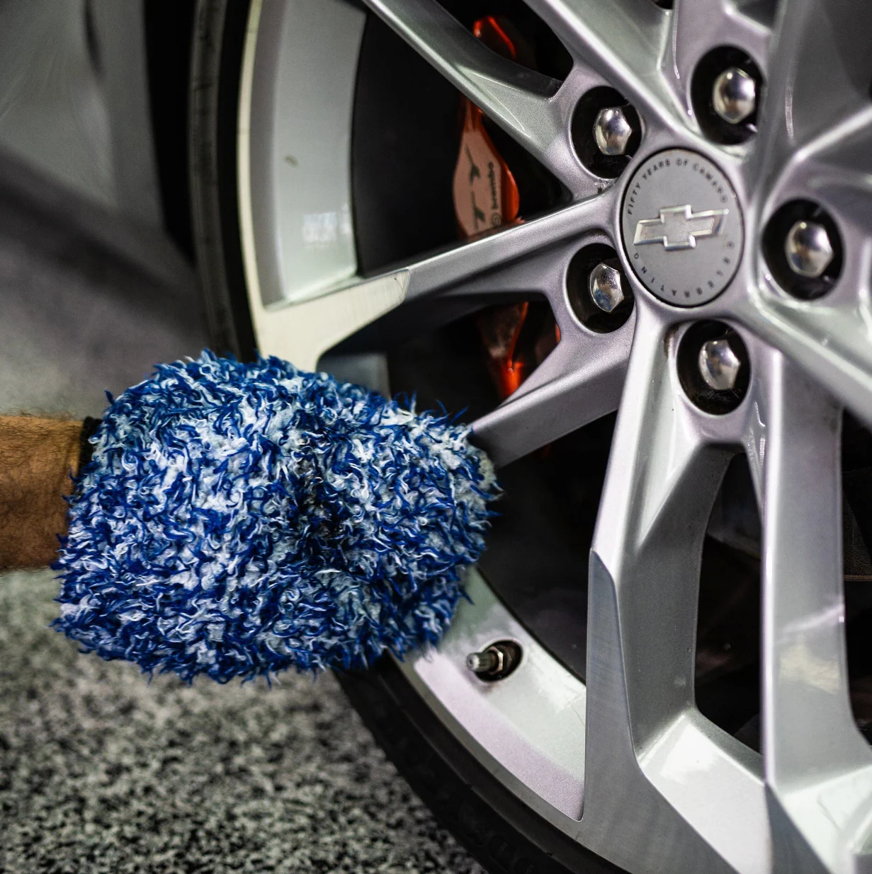 AutoFiber WHEEL PAW Wheel and Rim Cleaning Mitt - 2 pack - Image 3