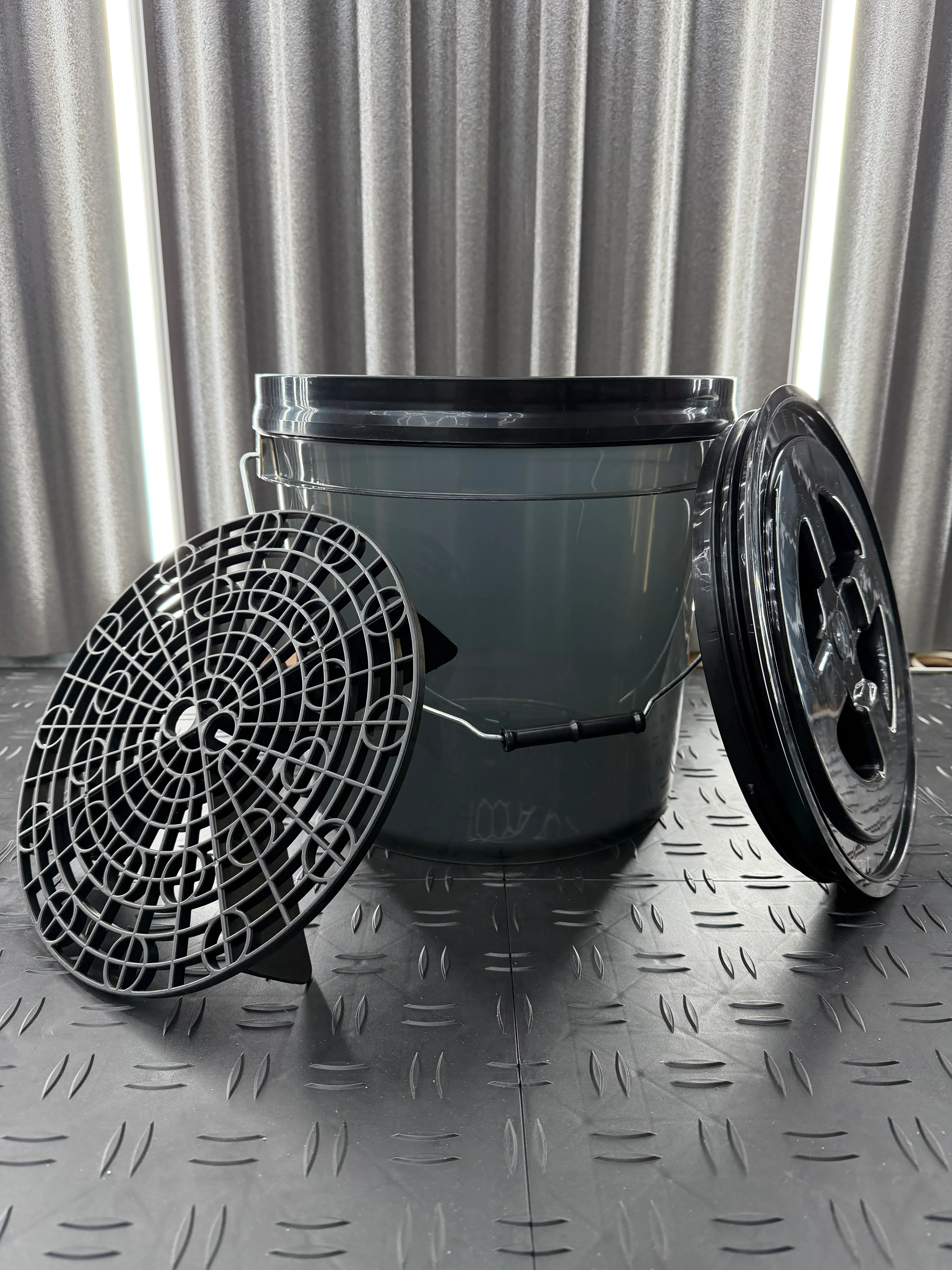 Bucket Kit – 3.5 Gallon with Dirt Catcher & Gamma Seal Lid